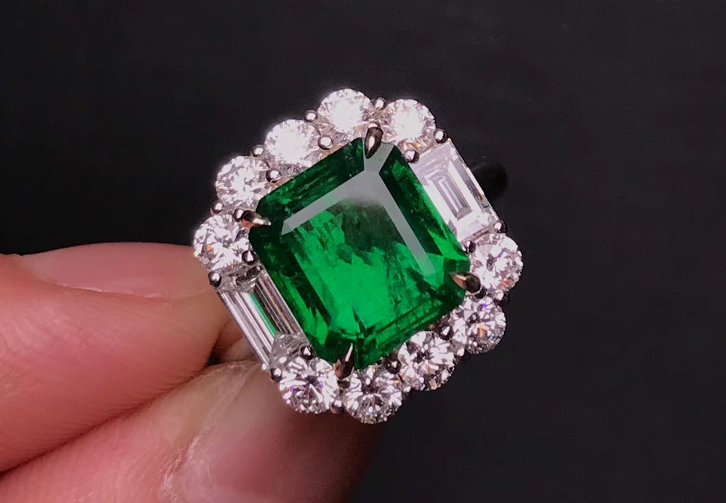 4.27ct Vivid Green Emerald Ring