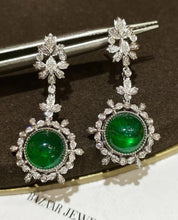 Load image into Gallery viewer, 4.5ct MUZO Green Emerald Earring
