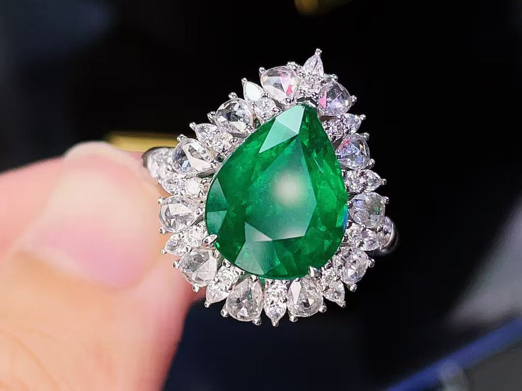 4.26ct Rare Verdant Green Emerald (2 way wear)