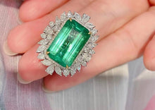 Load image into Gallery viewer, 7.5ct Vivid Green Emerald
