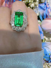 Load image into Gallery viewer, 3.52ct Vivid Green Emerald
