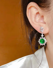 Load image into Gallery viewer, 4.5ct MUZO Green Emerald Earring
