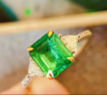 Load image into Gallery viewer, 1.555ct Vivid Green Emerald
