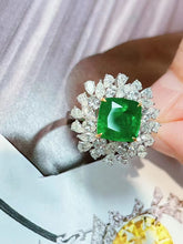 Load image into Gallery viewer, 3.5ct MUZO Green Emerald Ring
