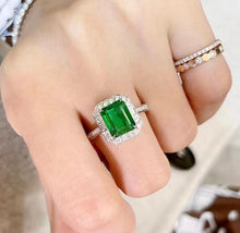Load image into Gallery viewer, 2.3ct Vivid Green Emerald
