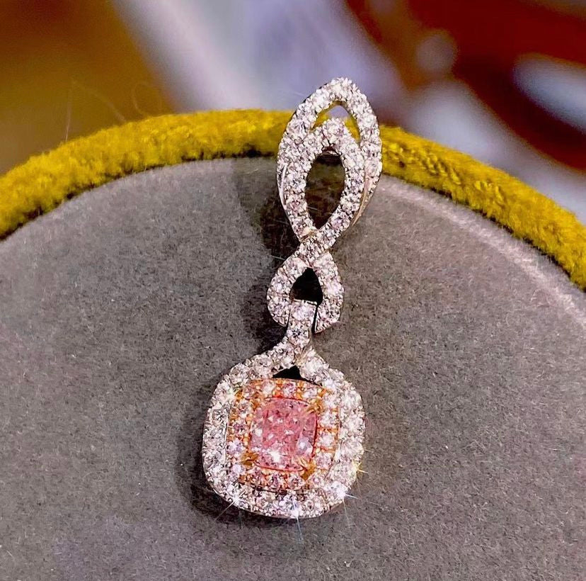 0.28ct Fancy Pink Diamond