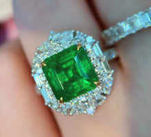 Load image into Gallery viewer, 3.4ct Vivid Green Emerald
