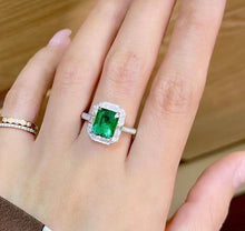 Load image into Gallery viewer, 2.3ct Vivid Green Emerald
