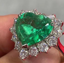 Load image into Gallery viewer, 6.5 Vivid Green Emerald, Glassy~
