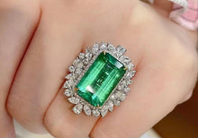 Load image into Gallery viewer, 7.5ct Vivid Green Emerald
