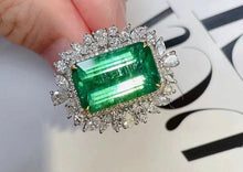 Load image into Gallery viewer, 7.5ct Vivid Green Emerald
