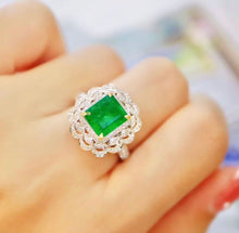 Load image into Gallery viewer, 2.15ct Vivid Green Emerald
