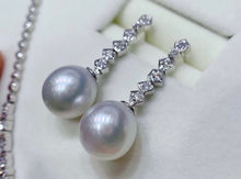 Load image into Gallery viewer, 13.5/13.1mm &amp; 11.3mm Australian White Southsea Pearl. Excellent Luster, Flawless!
