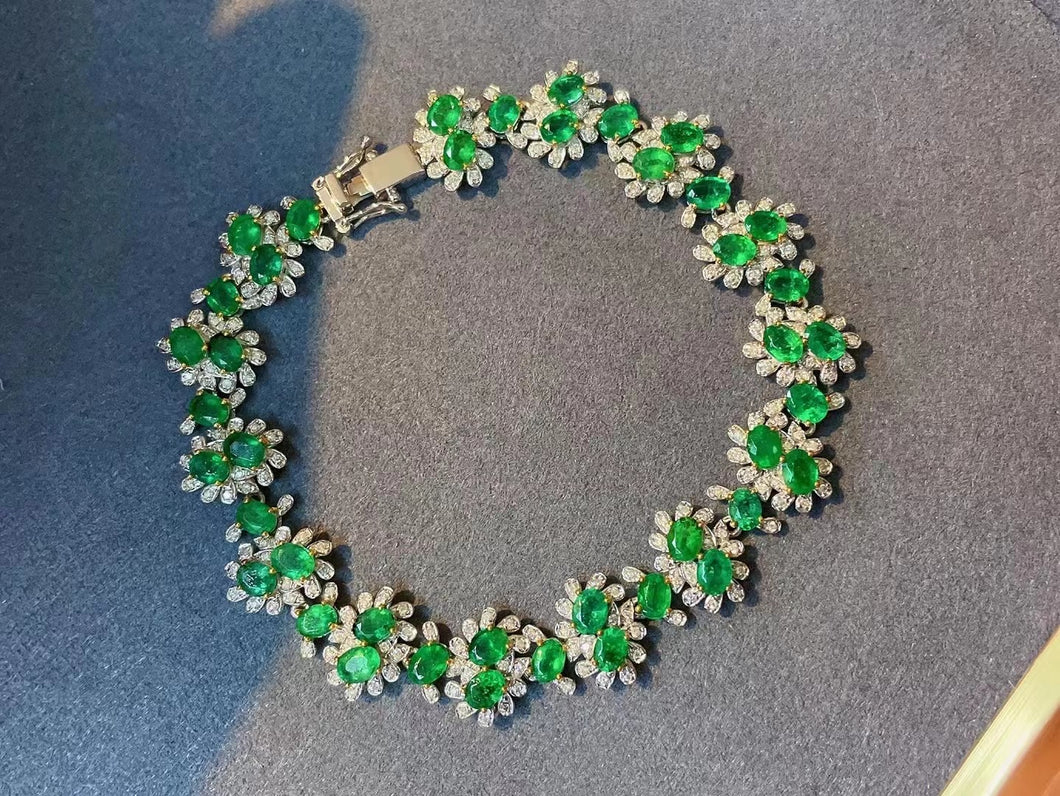 9.8ct Vivid Green Emerald Bracelet