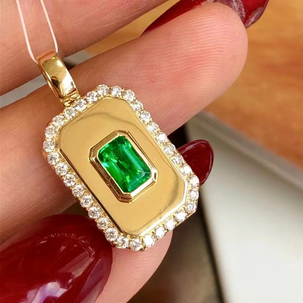 0.6ct Glassy Vivid Green Emerald