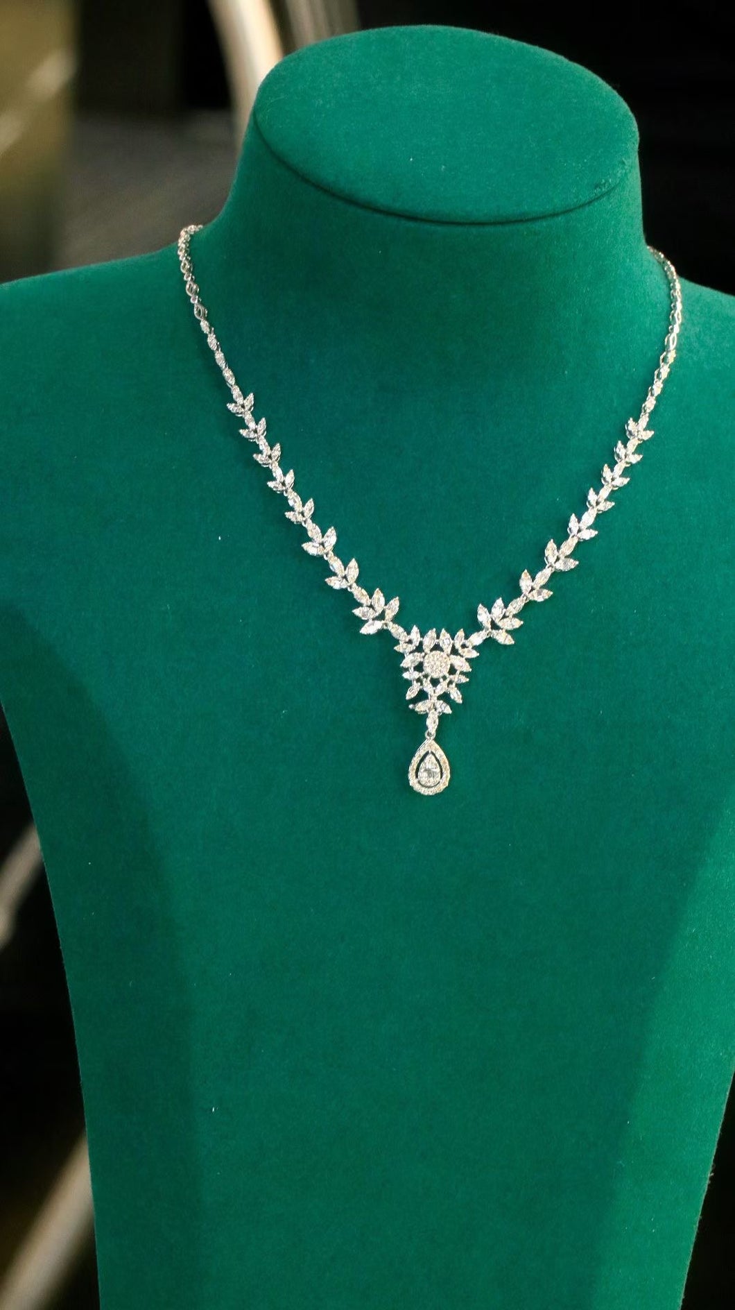 2.865ct Diamond Necklace