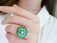 Load image into Gallery viewer, 3.8ct Vivid Green Emerald Ring
