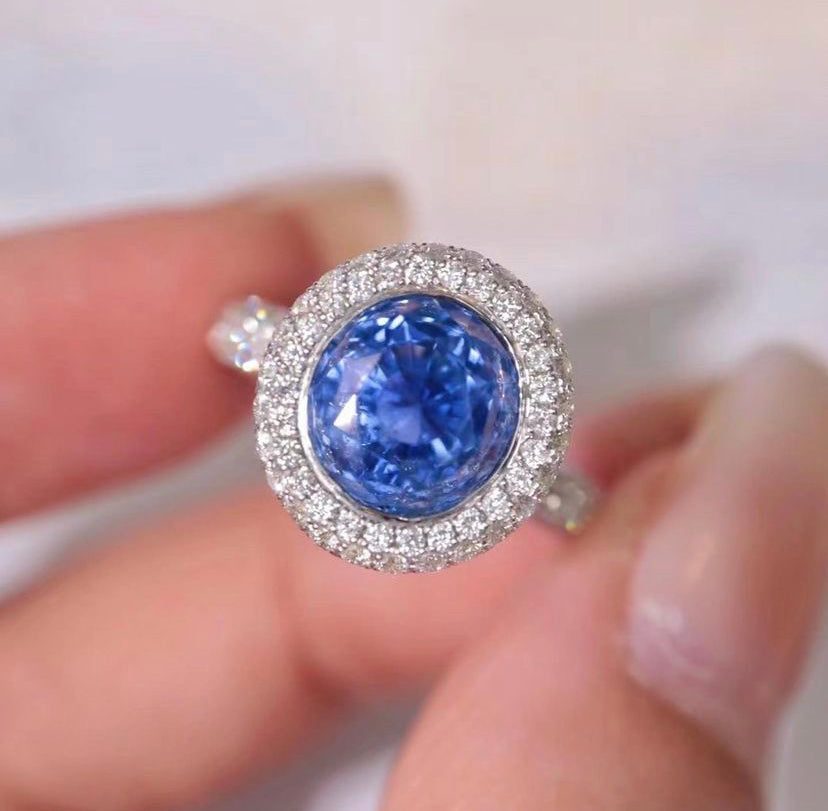 4.7ct Unheated Cornflower Blue Sapphire