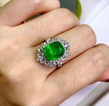 Load image into Gallery viewer, 4.02ct VERDANT Green Emerald!
