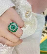 Load image into Gallery viewer, 3.8ct Vivid Green Emerald Ring
