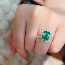 Load image into Gallery viewer, 1.7ct Vivid Green Emerald
