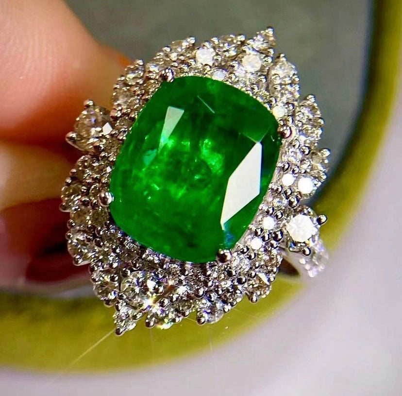 4.02ct VERDANT Green Emerald!