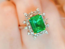 Load image into Gallery viewer, 2.7ct Vivid Green Emerald
