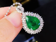 Load image into Gallery viewer, 4.26ct Rare Verdant Green Emerald (2 way wear)
