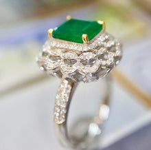 Load image into Gallery viewer, 2.15ct Vivid Green Emerald
