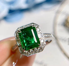 Load image into Gallery viewer, 2.3ct Vivid Green Emerald

