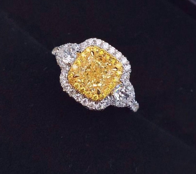 1.02ct Fancy Light Yellow Diamond (Big Table)