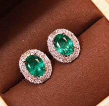 Load image into Gallery viewer, 3.27ct Vivid Green Emerald
